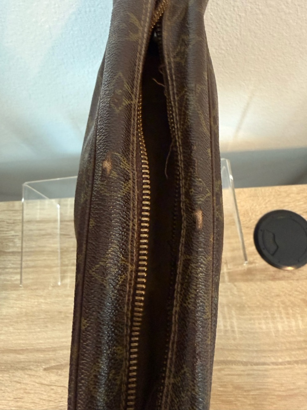 Louis Vuitton Monogram Trousse 28 toilette - Picture 5 of 12